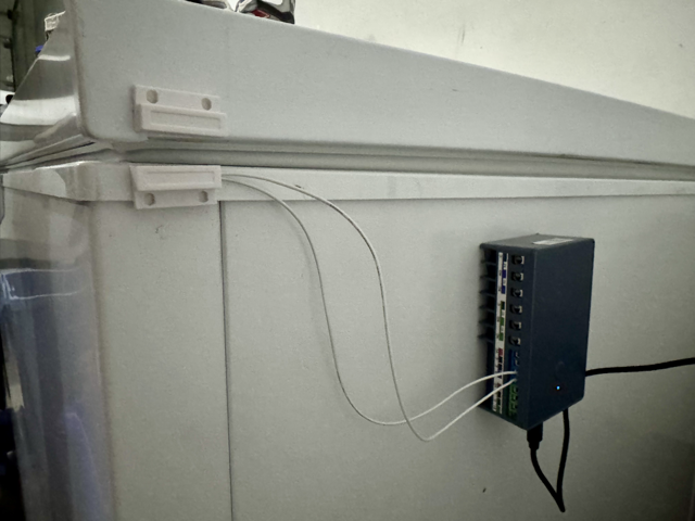 Zooz Zen17 contact sensor on garage chest freezer for Home Assistant open alert automation