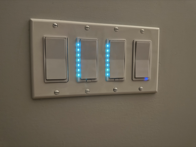 HomeSeer Z-Wave switch LED bar flashing cyan for home assistant water leak alert